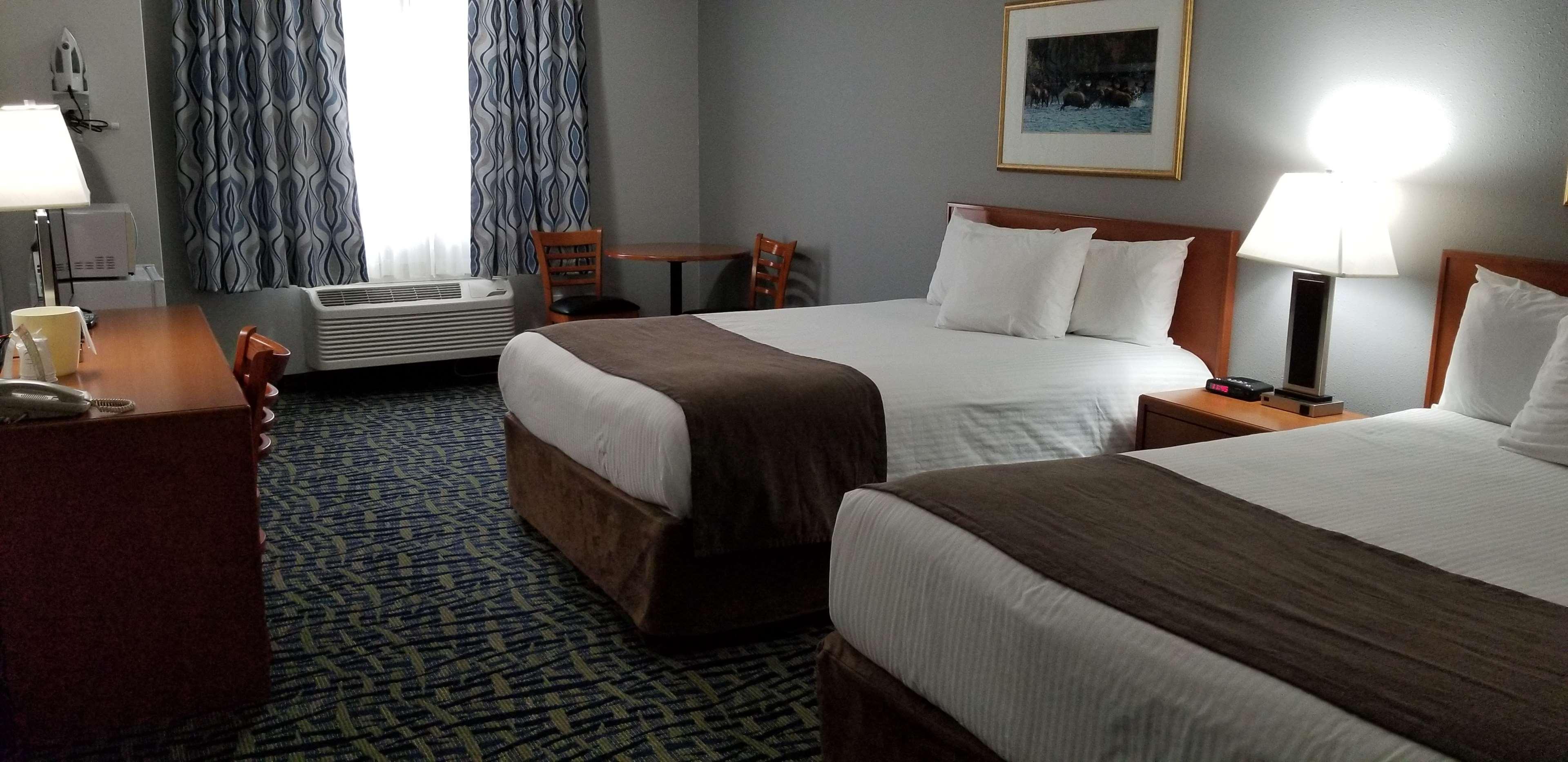 Surestay Plus Hotel By Best Western Lethbridge Quarto foto