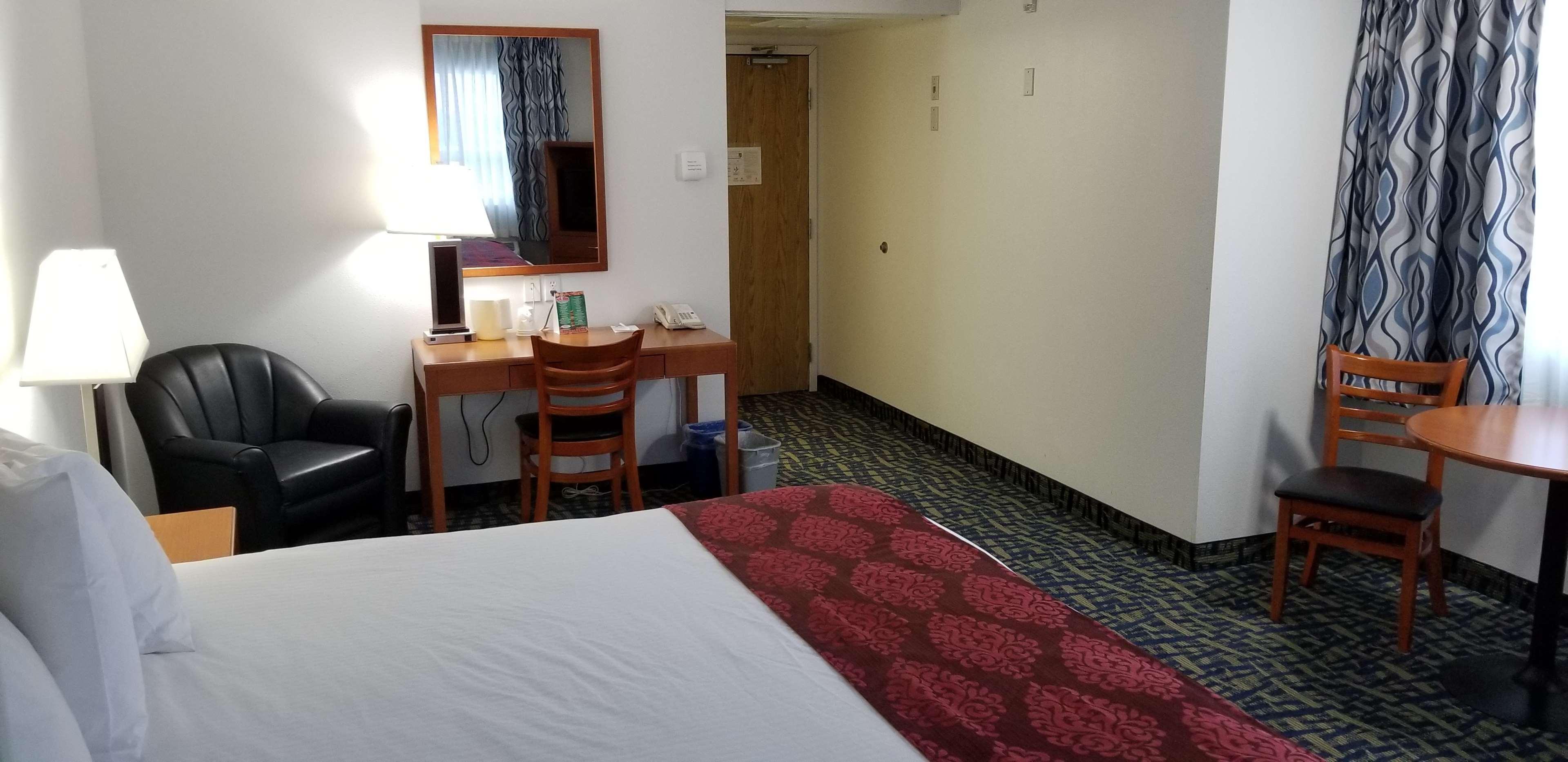 Surestay Plus Hotel By Best Western Lethbridge Quarto foto